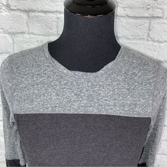 Champion color block Longsleeve Crewneck top w/one side slit black/grey sz Small - Picture 4 of 10